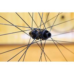 RODA SPEED BONTRAGER AEOLUS PRO 51C TLR DISC 12MM